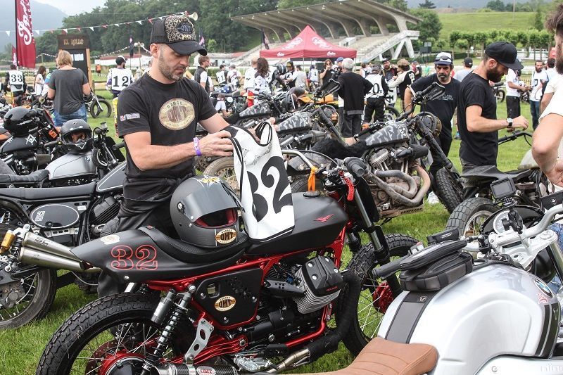 05 V7 Speed Daimon Flat Track