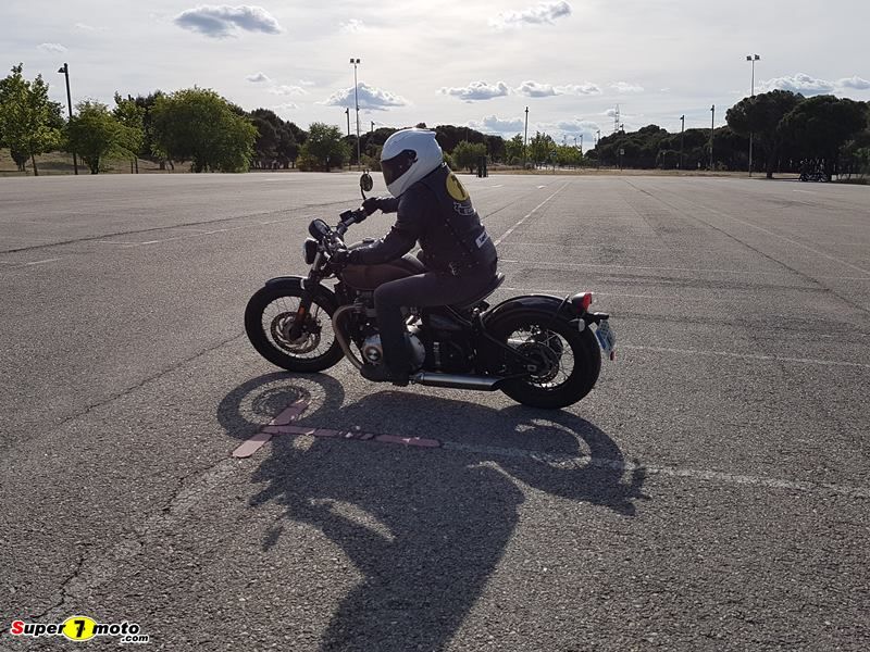 TriumphBobber 04