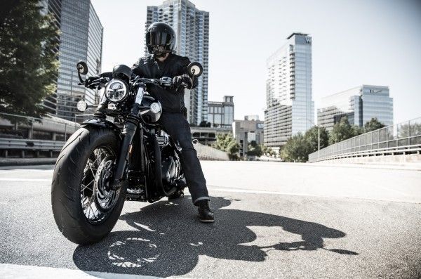Bobber Black Riding