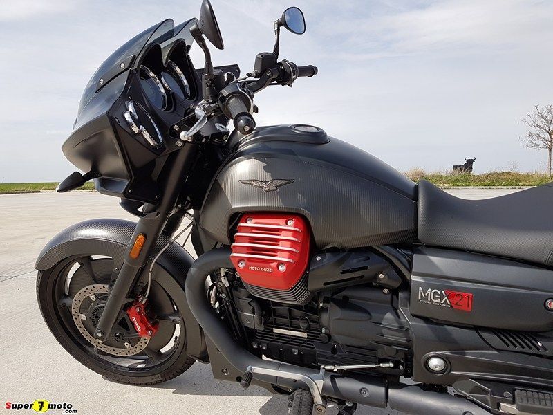 MotoGuzziMGX21 05