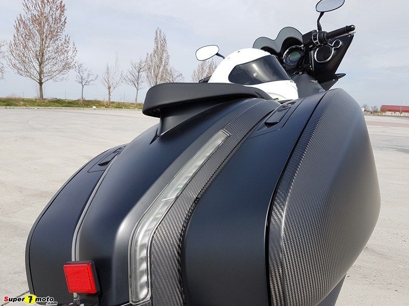 MotoGuzziMGX21 44