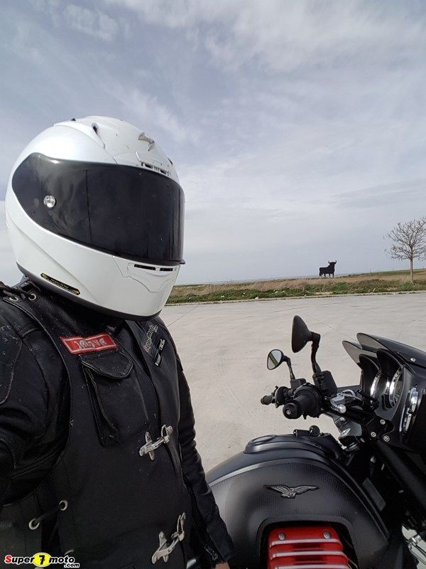 MotoGuzziMGX21 45