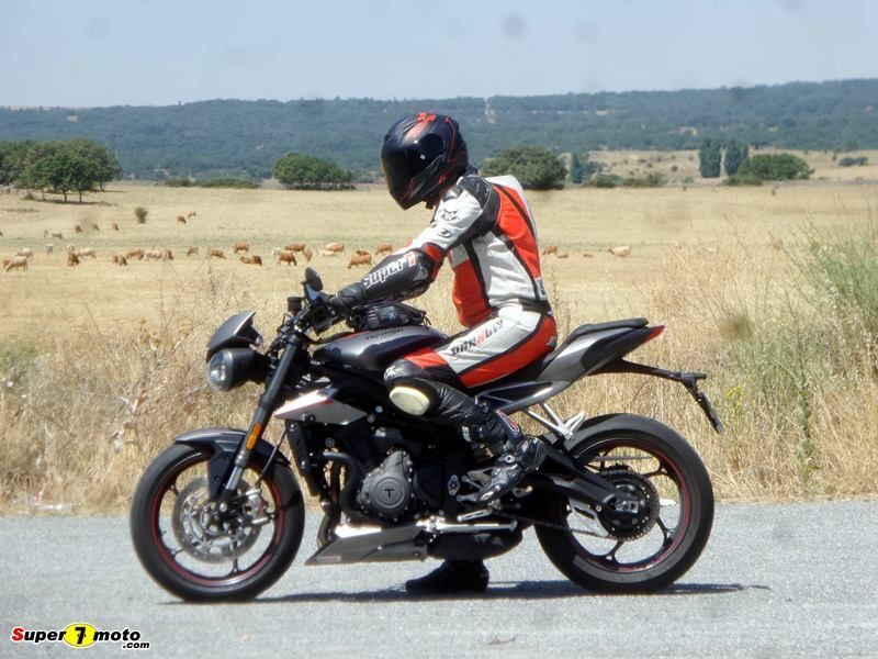 TriumphStreetTriple765RS 02