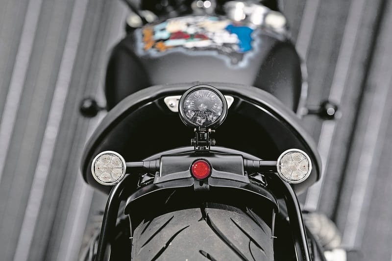 triumph bobber01