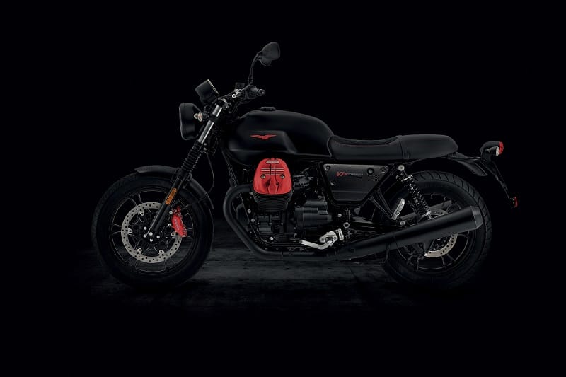03 Moto Guzzi V7 III Carbon