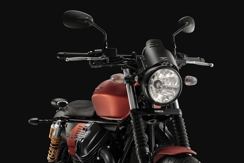 04 Moto Guzzi V9 Bobber Sport