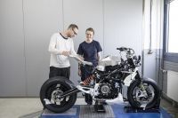 P90305675_highRes_bmw-motorrad-concept