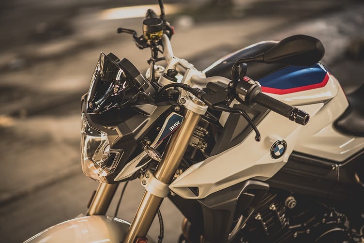 P90290994 highRes f 800 r akrapovic