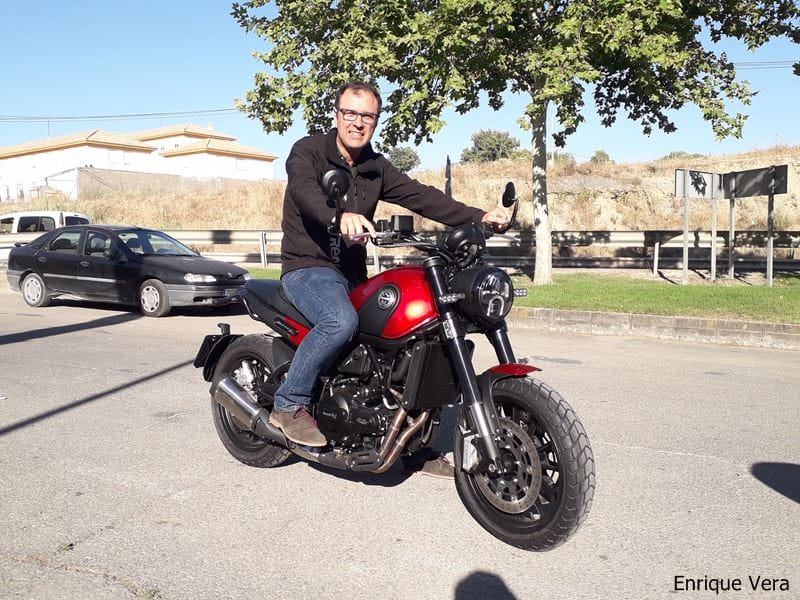 Benelli Leoncino 500 2
