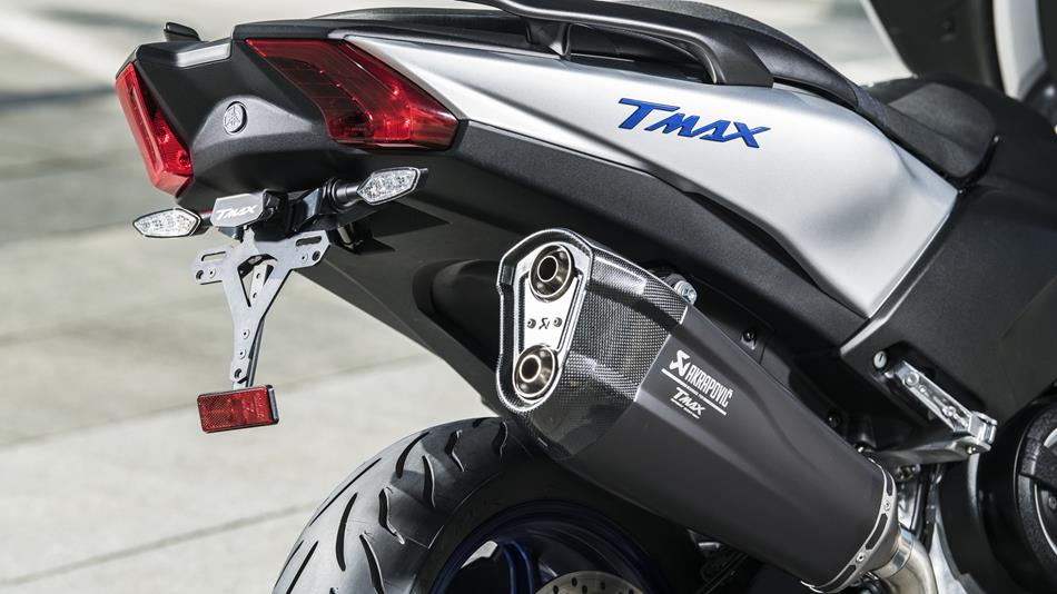 2018 Yamaha TMAX SX Sport Edition EU Matt Silver Detail 002