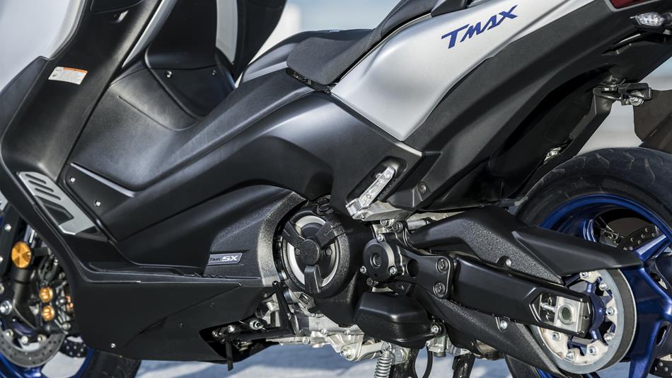 2018 Yamaha TMAX SX Sport Edition EU Matt Silver Detail 003