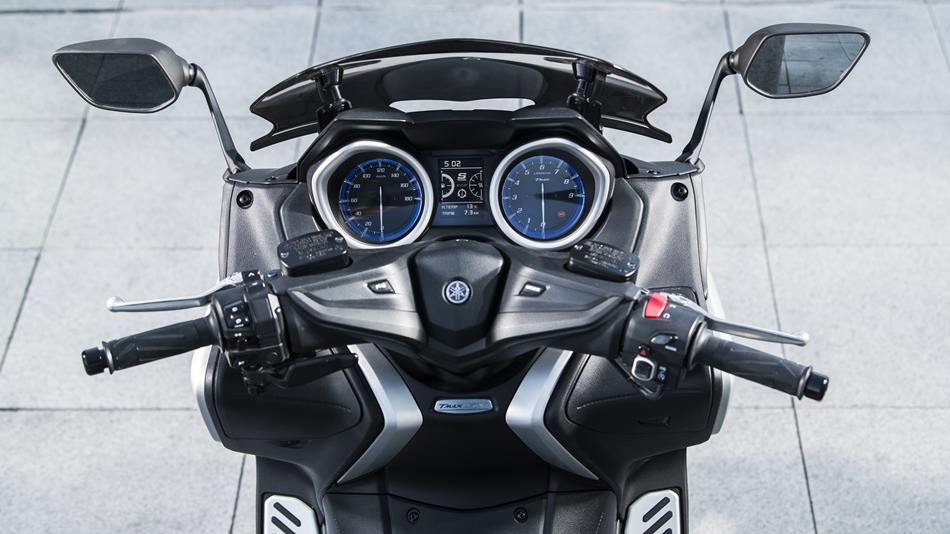 2018 Yamaha TMAX SX Sport Edition EU Matt Silver Detail 007