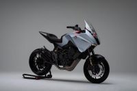 196914_Honda_s_Rome_R_D_Centre_proudly_unleashes_the_CB4X_at_EICMA