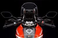 DL1050RCM0_cockpit