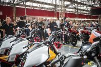 Moto_Guzzi_Open_House_-_visita_linea_assemblaggio_2