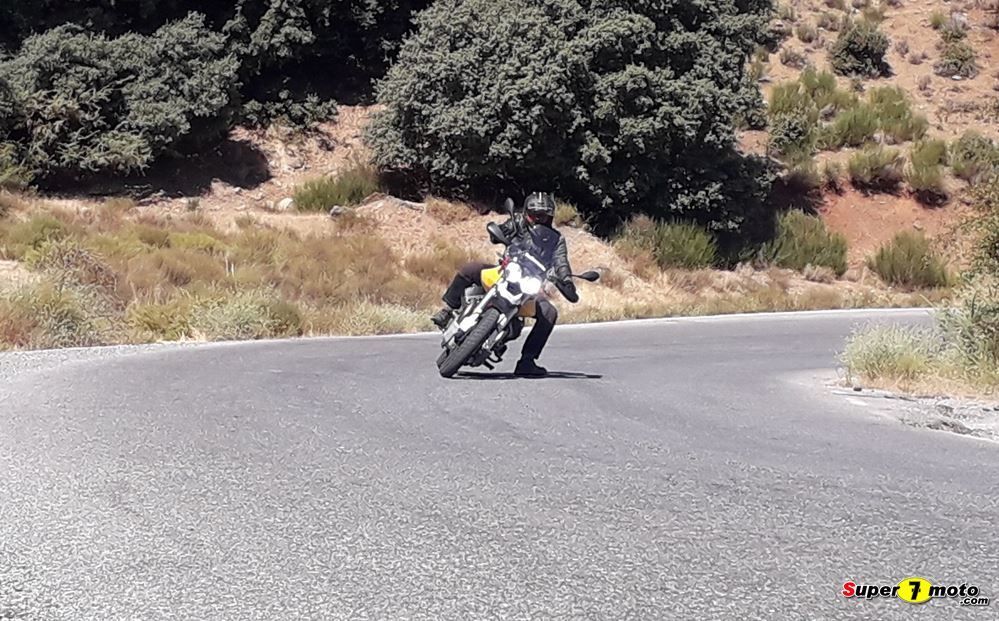 Guzzi V85TT 22