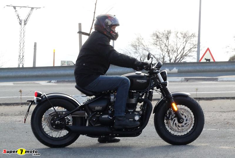 TriumphBobberBlack 64