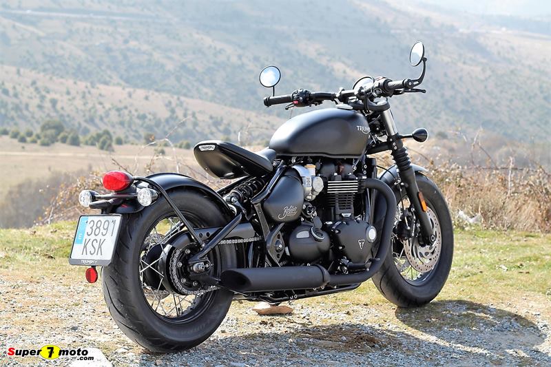 TriumphBobberBlack 76