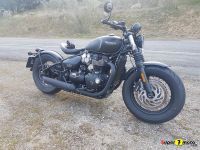 Triumph_Bobber_Black_3