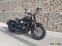 Triumph_Bobber_Black_7