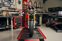 Ndp_Triumph_Garage_Icon2020_Madrid_09