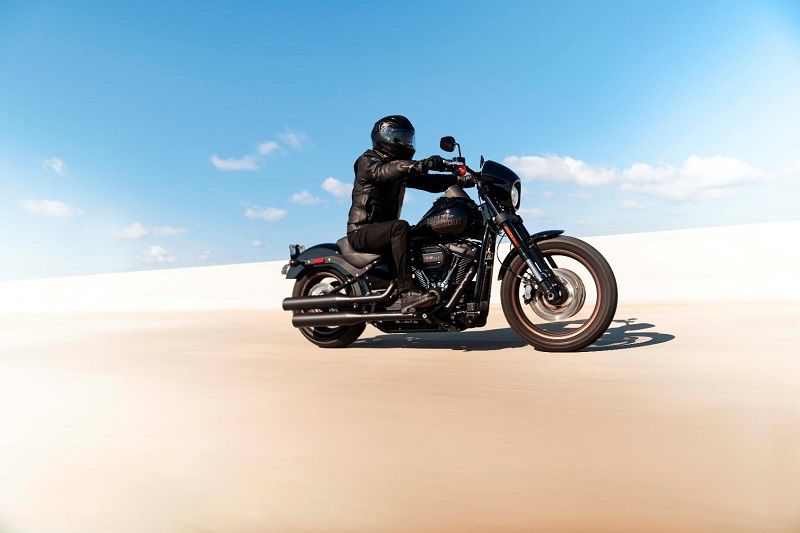 201209 HD MY21 FXLRS Riding