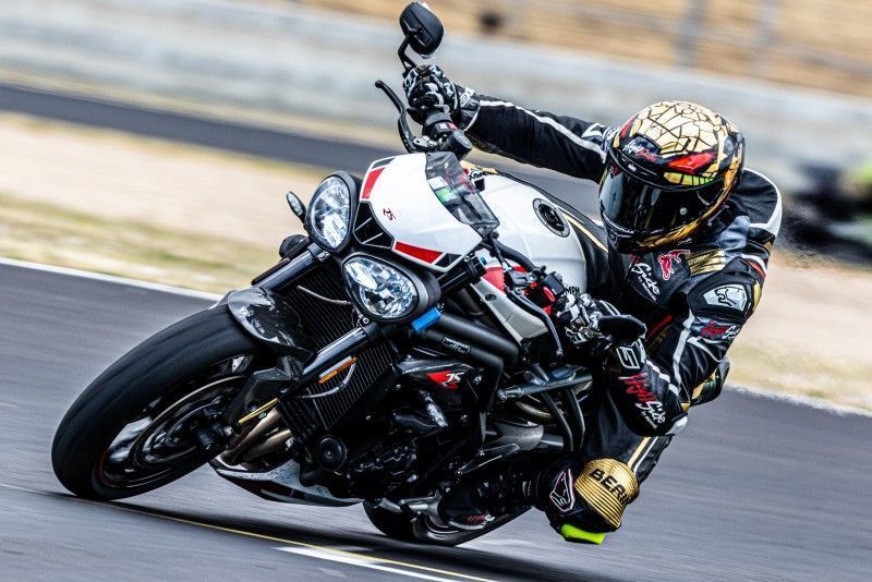triumph bader 8