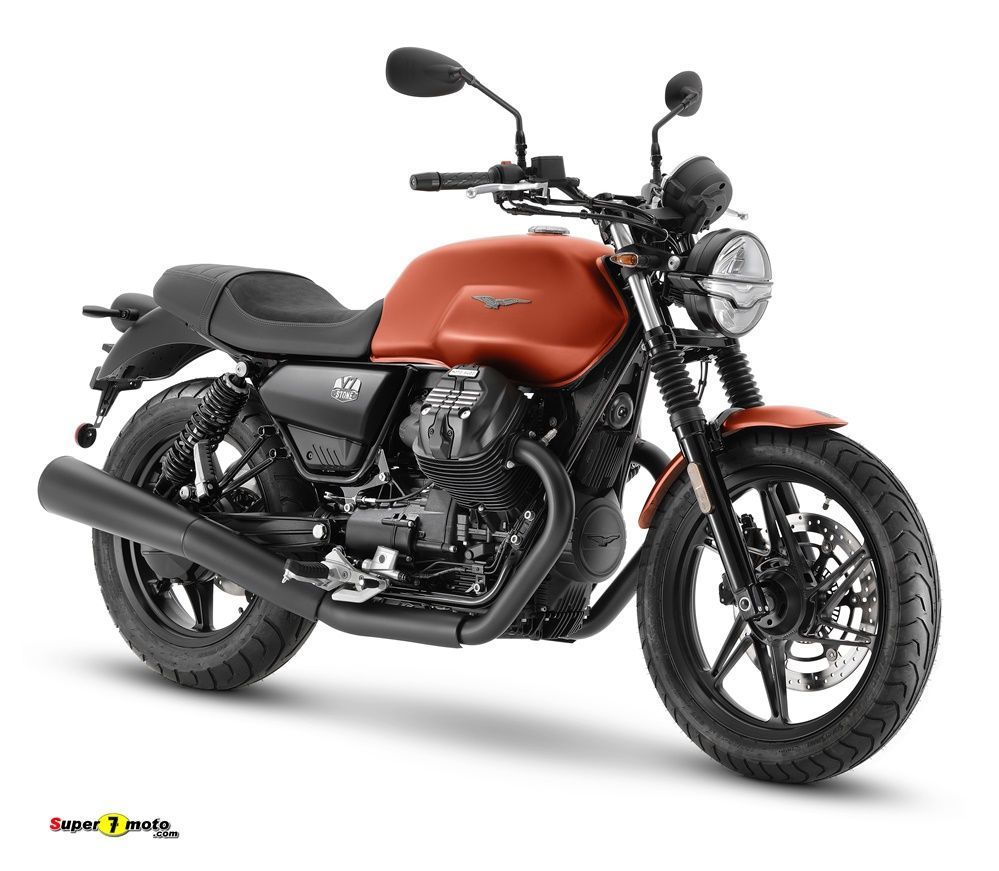 Moto Guzzi V7 Stone 1