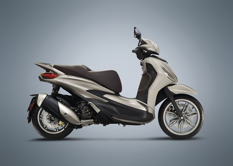 02 Piaggio Beverly 300 hpe