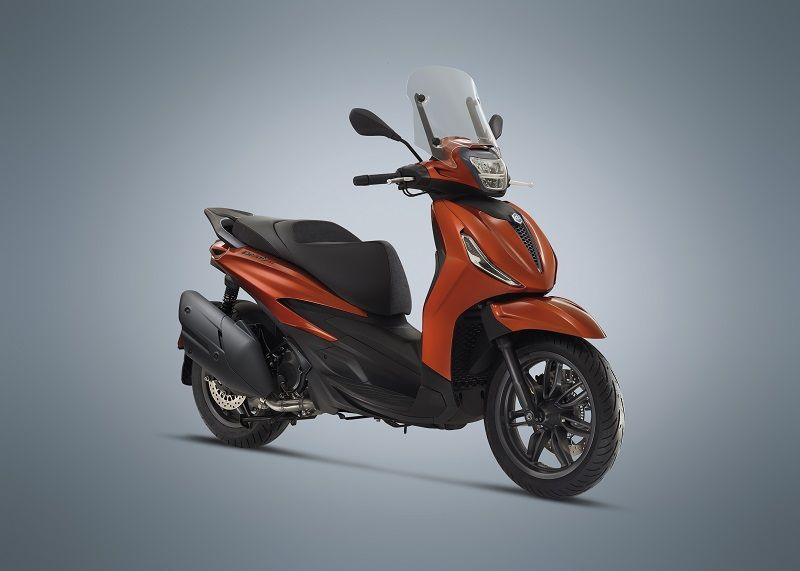02 Piaggio Beverly 400 hpe S