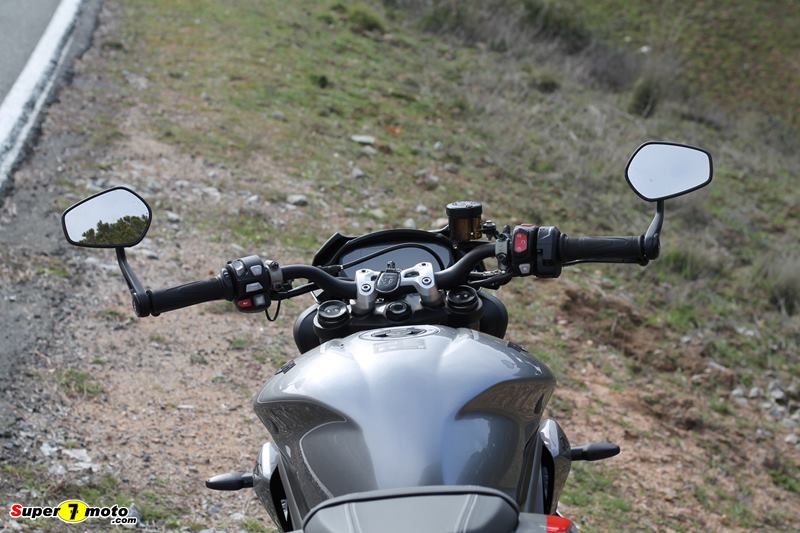 StreetTripleRS2020 09