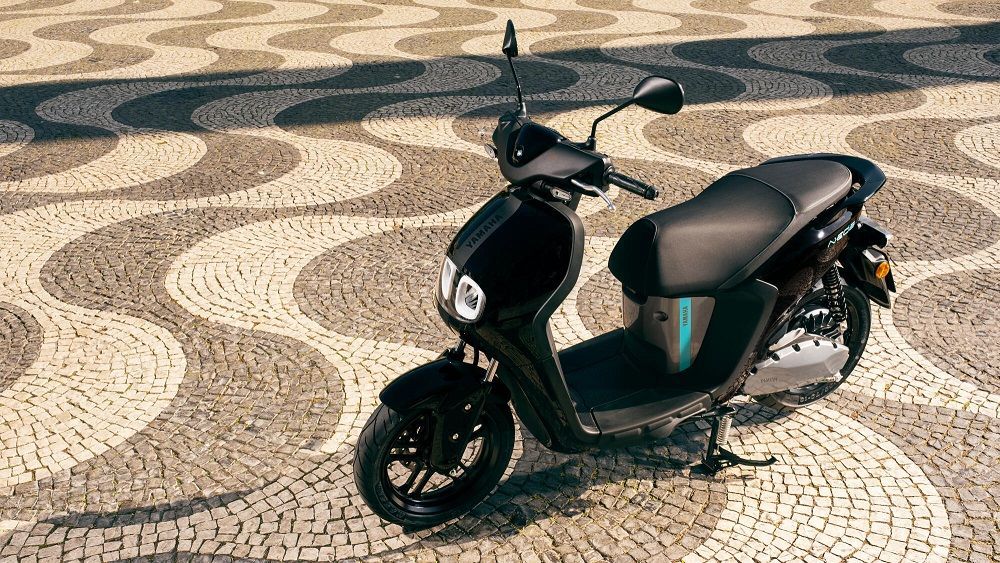 2022 Yamaha EJE025 EU Midnight Black Static 013 03
