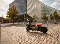 P90428711_highRes_the-new-bmw-ce-04-th