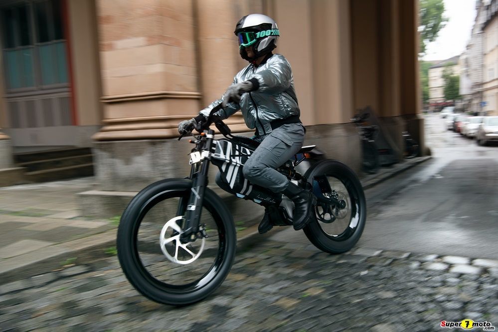 P90434502 highRes bmw motorrad vision 