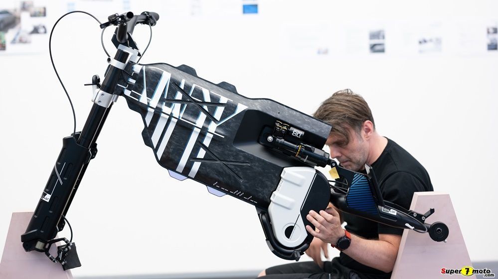 P90434524 highRes bmw motorrad vision 