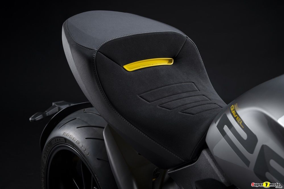 MY22 Ducati Diavel 1260 S 01 12 UC293419 High