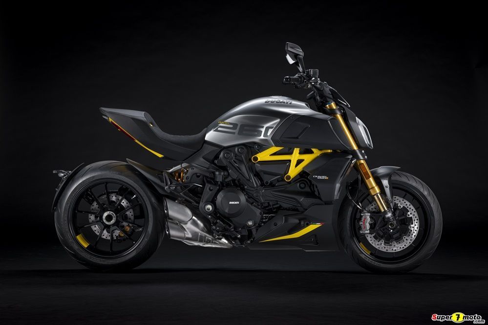 MY22 Ducati Diavel 1260 S 01 2 UC293414 High