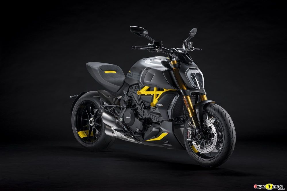 MY22 Ducati Diavel 1260 S 01 4 UC293430 High