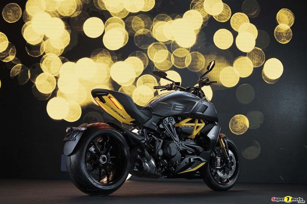MY22 Ducati Diavel 1260 S 5 UC294024 High