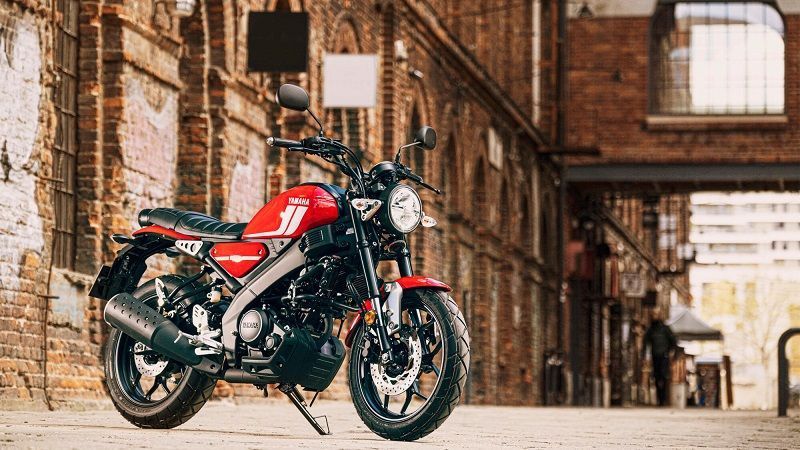 2021 Yamaha XS125 EU Redline Static 008 03