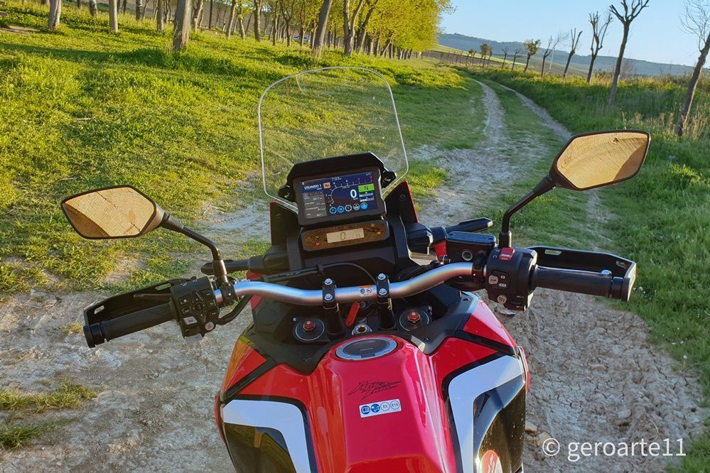 AFRICA TWIN 1100 16