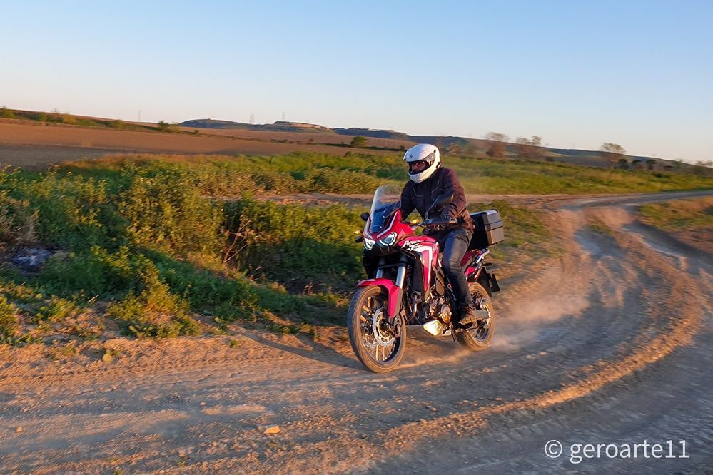 AFRICA TWIN 1100 27