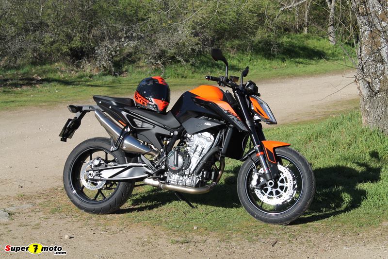 KTM890Duke2021 02