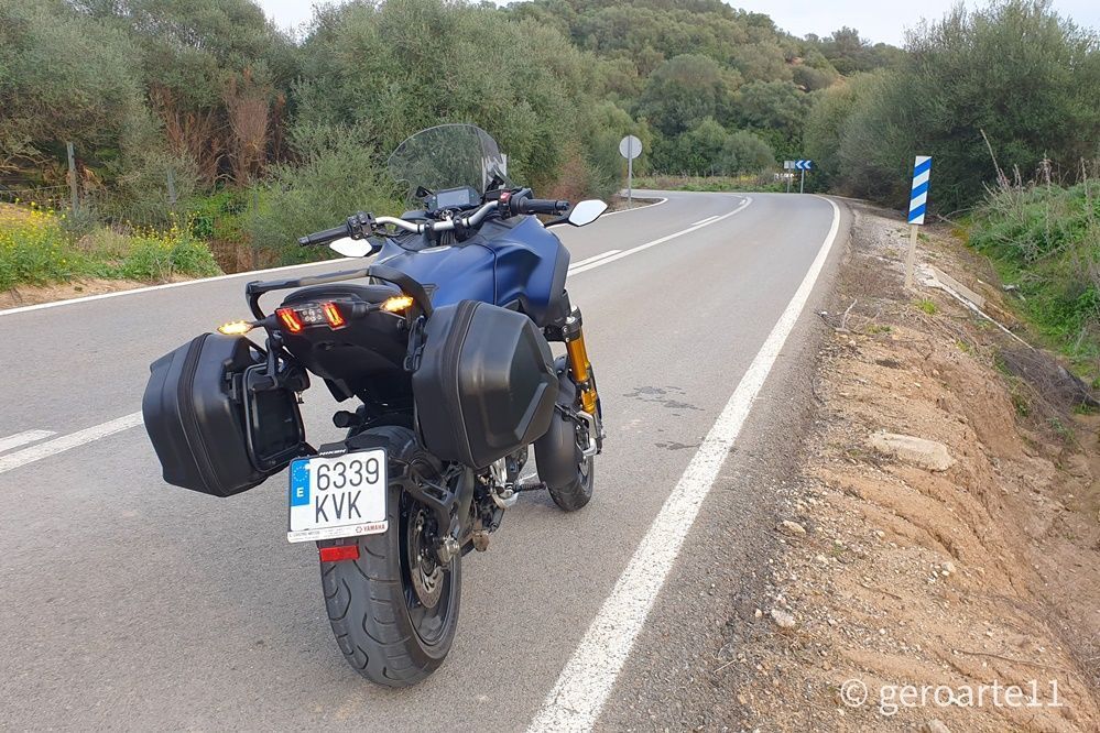 YAMAHA NIKEN 900 05