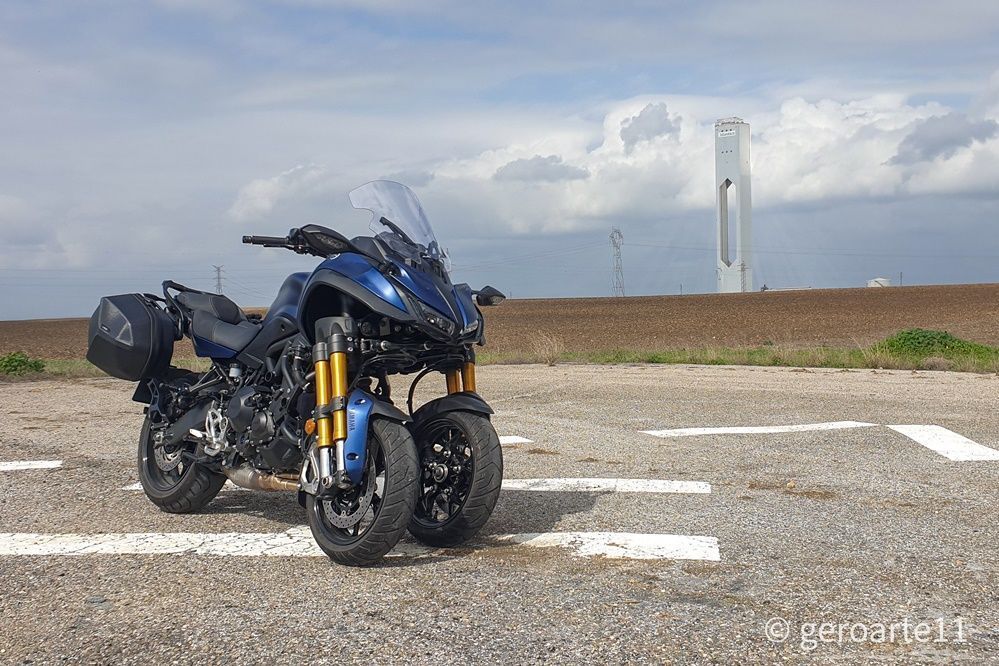 YAMAHA NIKEN 900 09