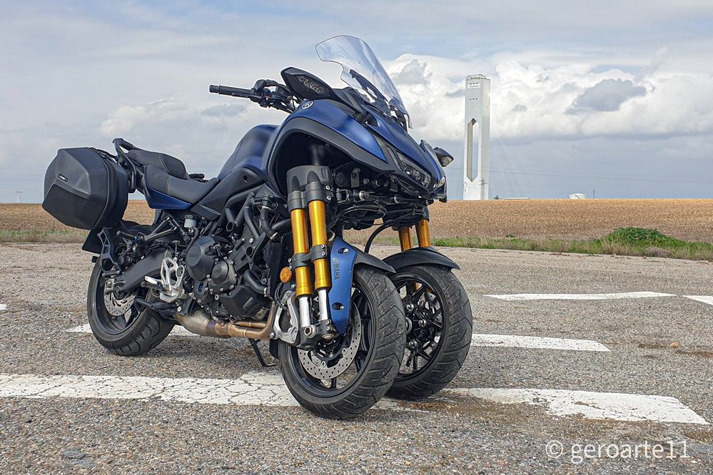 YAMAHA NIKEN 900 10