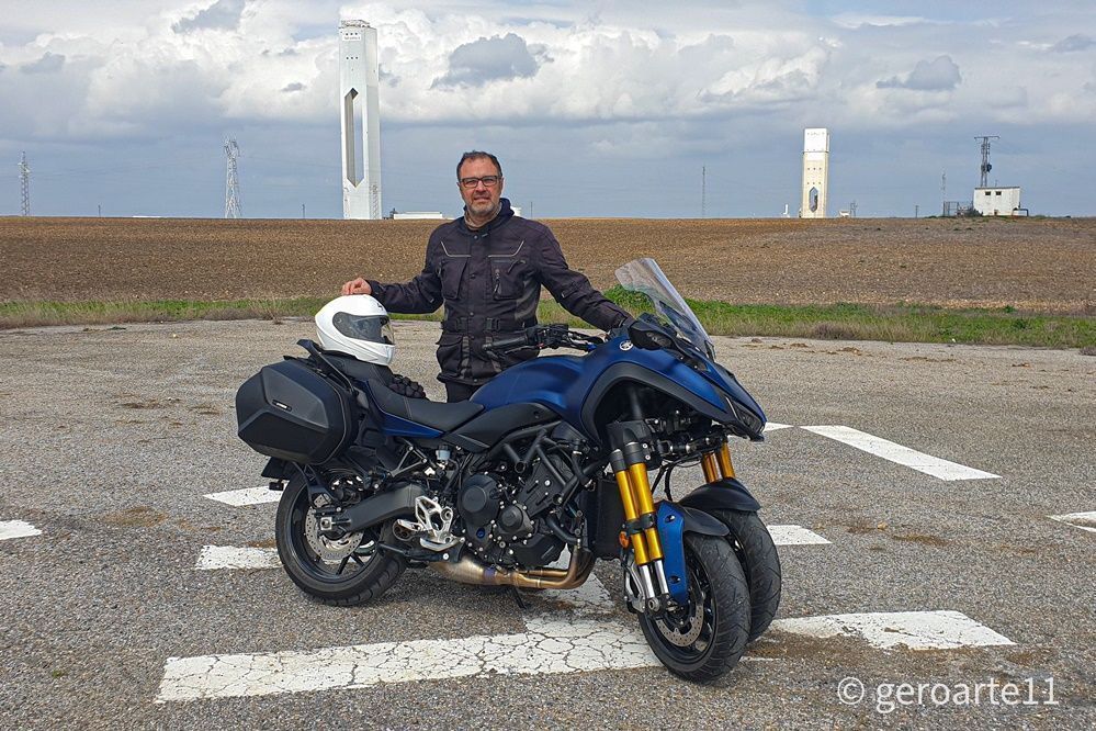 YAMAHA NIKEN 900 11