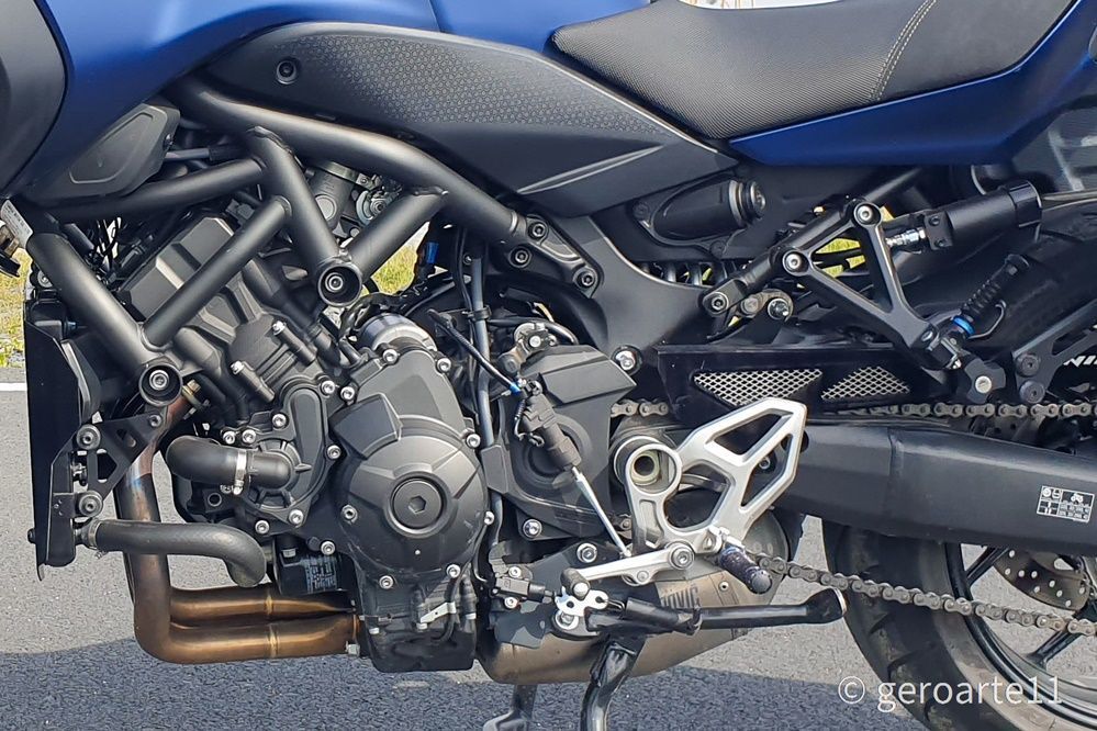 YAMAHA NIKEN 900 17