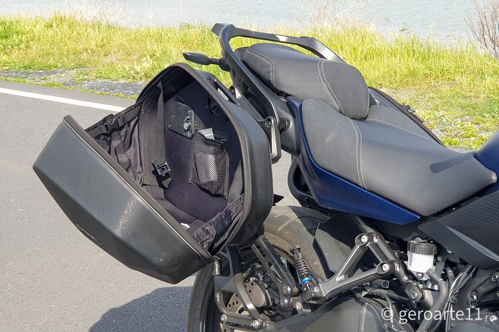 YAMAHA NIKEN 900 25