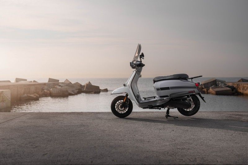 02. Lambretta 